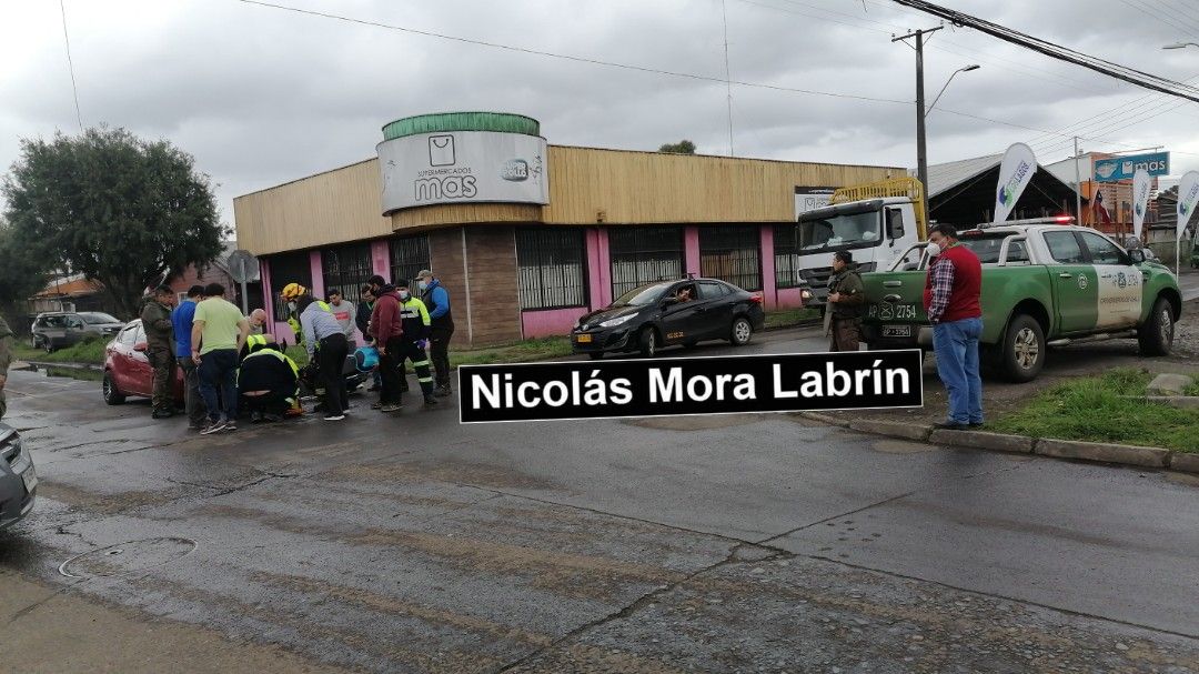 LabrinMora's tweet image. AHORA LAUTARO: Accidente vehícular deja una persona lesionada, Calle Escala / Balmaceda. Samu y Carabineros operando en el lugar.