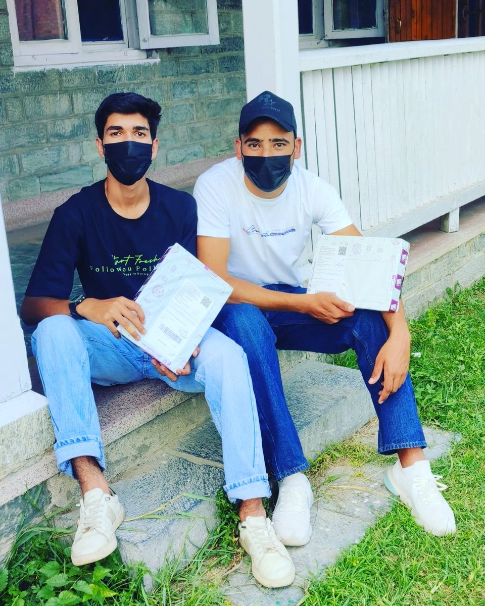 inam1307's tweet photo. GooD tiMes + CraZy friEnDs=
Amazing memories.. ❤❤🤗.
#toppers #bijus #akashbijus . https://t.co/NFBojoePgJ
