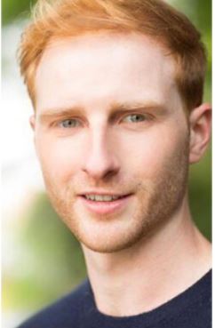 ReedsAlumni's tweet photo. Too soon to mention the 'C' word but had to post about @ReedsAlumni Roger Dipper (Bl10) appearing in @oldvictheatre's 'A Christmas Carol' as Bob Cratchit. Who can forget his menacing performance in 2010 @ReedsSchool @ReedsDrama production  of Sweeney Todd
https://t.co/enbvKOhnrB https://t.co/itKeDgalAO