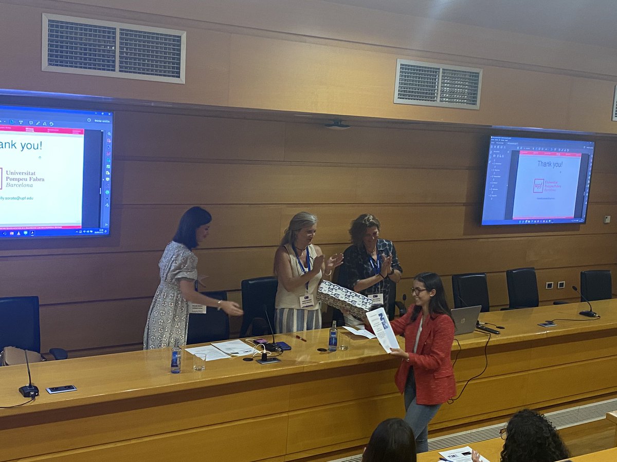 Premio a la mejor línea de investigación nivel “detección de signos de depresión“ en redes sociales #sepln2022 Paula García Serrano #TFG