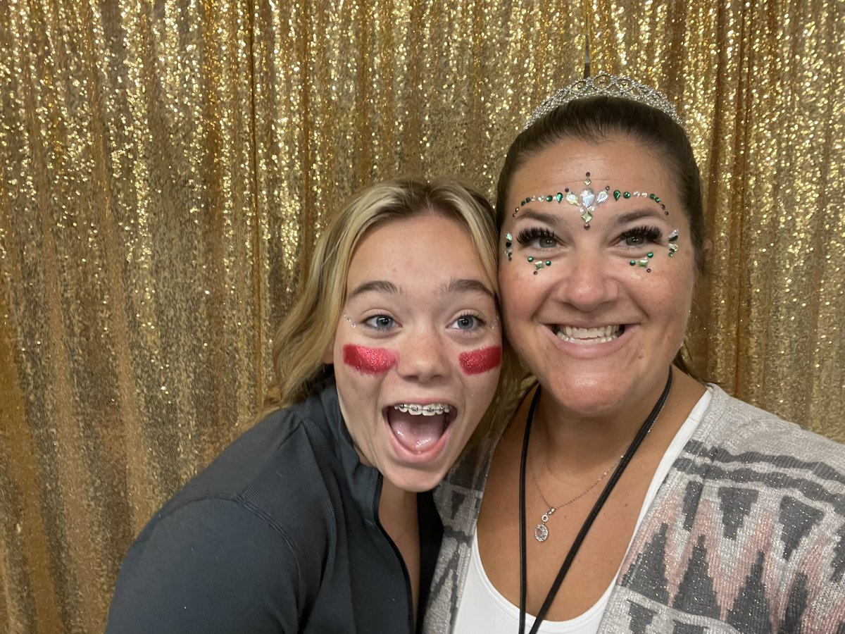 Winnacunnet's tweet photo. Spirit Week continues at Winnacunnet! Today is Glitter/Sparkle/Sequin Day. Thank you Ms. Borden for setting up a glitter station! #exeterweek https://t.co/vVcizLwg21