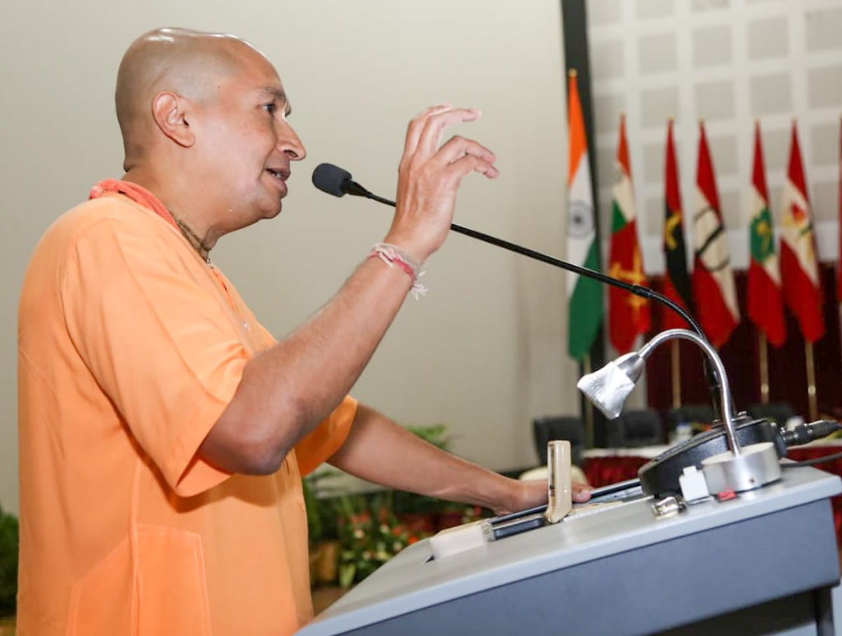 prodefencejammu's tweet photo. #HappyMindHealthyMind
#CAWSS

We express our sincere gratitude to Prabhu Gauranga Das for enlightening us with the simple mechanisms through which soldiers can always ensure their mental wellbeing at all times. https://t.co/U4N4DsXJJg