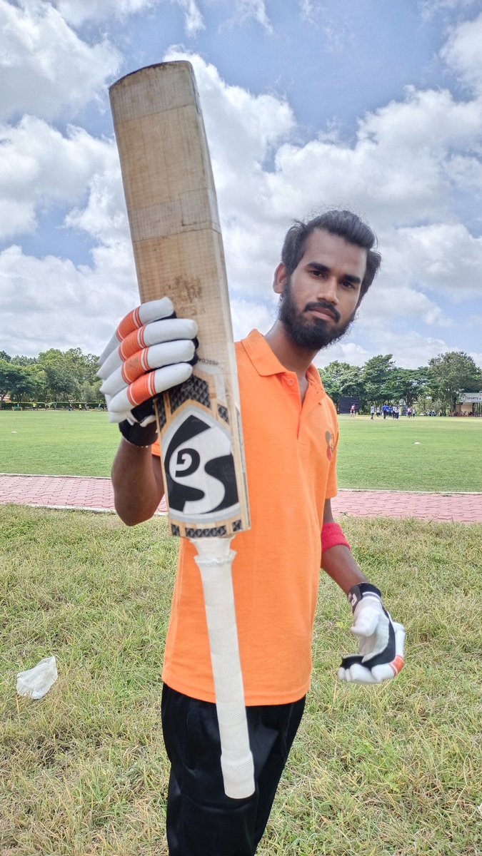 jitumarkam1's tweet photo. Nifty Fifty   
52 run in limited over match . Super ! https://t.co/4agRkYFgt8
