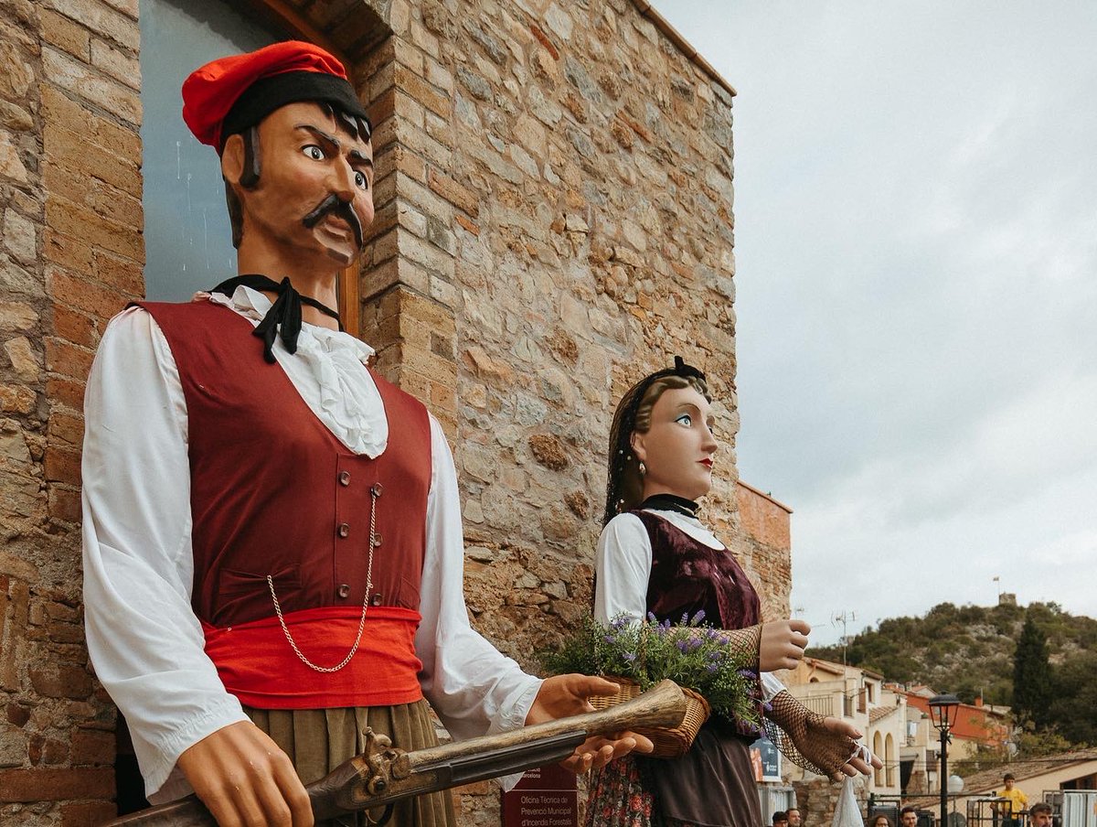 collbato's tweet photo. 📢Després d’aquest cap de setmana de festa major l’Ajuntament vol agrair a entitats, veïnes i veïns, i al personal municipal, la seva col·laboració i implicació en la festivitat.
ℹ️https://t.co/nFjc5yjgXq https://t.co/3Il3Jasd6F