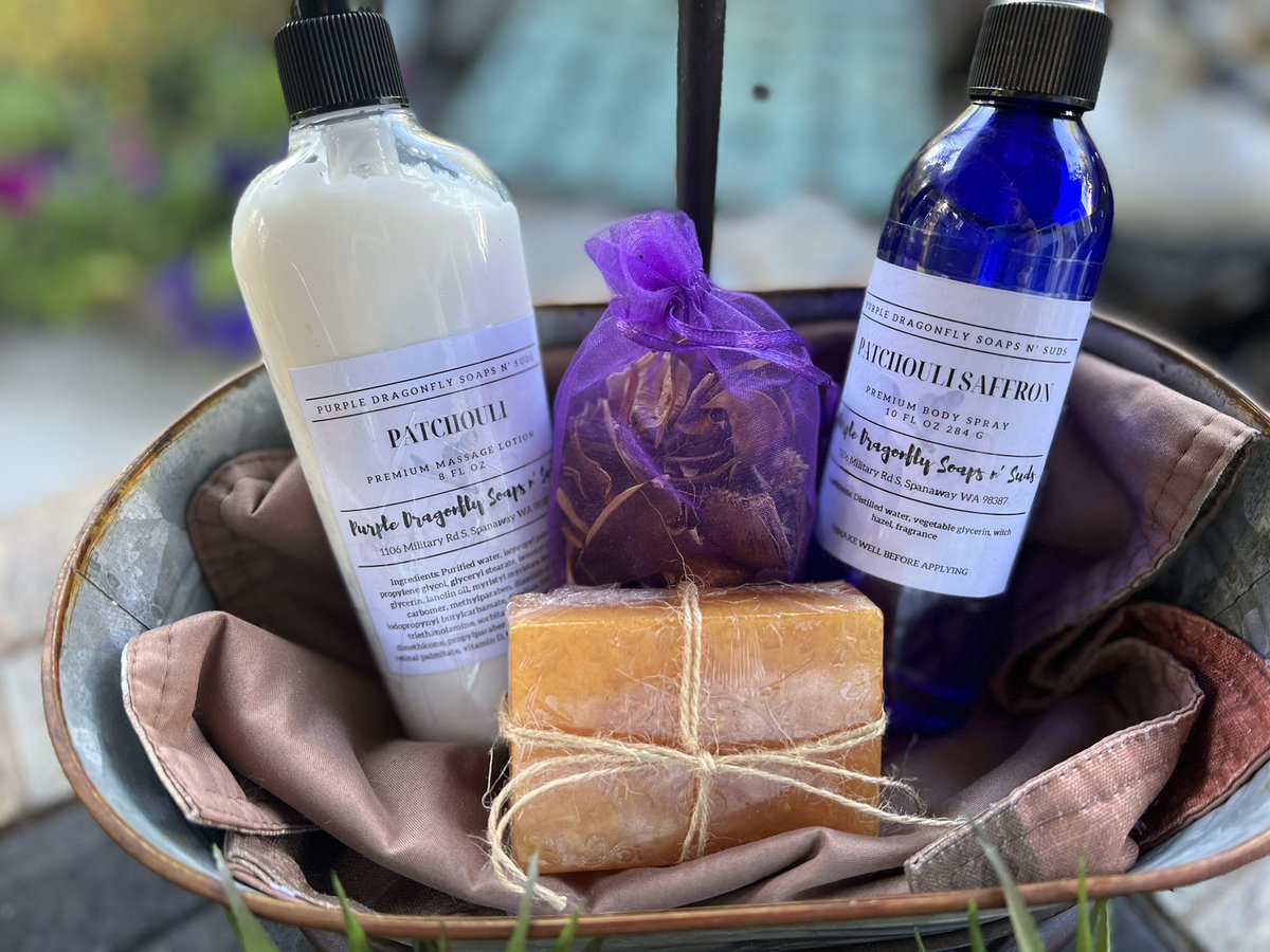 RoadQueen1967's tweet photo. Look what’s up today!! Body spray, lotion, a bar of soap, and a potpourri sachet for just $25!! Made to order, mix and match! #pdsoapsnsuds #handcrafted #gotsoap #maketheworldsmellbetter https://t.co/D9qFCk45po
