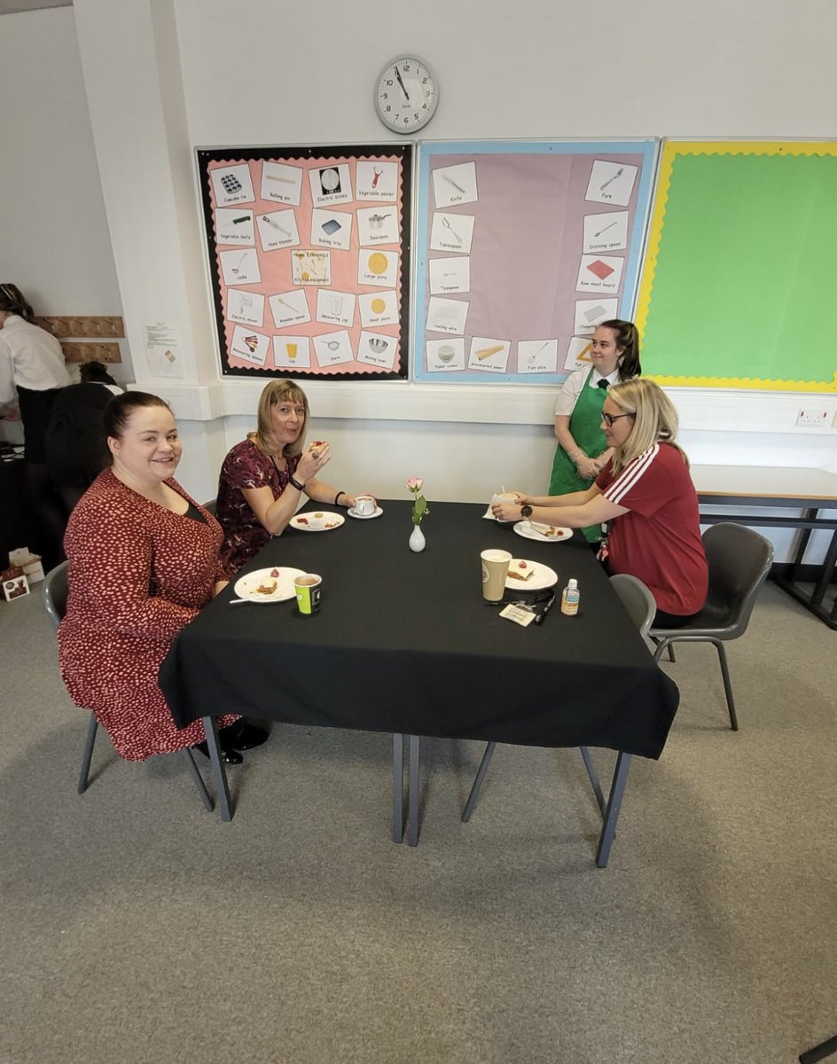 HwbSt's tweet photo. The first function in 2 years for the Mango’s restaurant! The Events Management class held a break time function for staff today. @MissLoveHFT https://t.co/IYRBlCmCCo