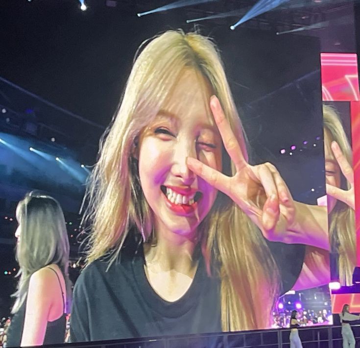 230719_'s tweet photo. девушка с самой очаровательной улыбкой тред;;мью пж рт!!
#NAYEON #HappyBirthdayNayeon #TWICE https://t.co/zWHTQpO1lS