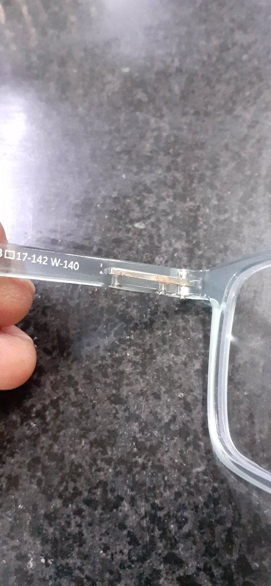 gandhambobby's tweet photo. @Lenskart_com 
Don't cheat your customers with such crappy products. Because they are rusty and of poor quality. More importantly, your customer service is worse than your product https://t.co/2LjTdN3k6K