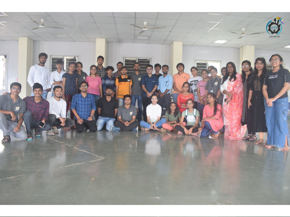Aarohayouthorg's tweet photo. Memorising the thrilling session exquisite by the presence of Mr. Azhar Ahmad Siddiqui Sir, a MANIT Alumnus, who after securing AIR-9 in UPSC ESE continued the legacy by giving career advice to students. 
"A journey from ignorance towards excellence".
#aaroha #aarohatamsojyotih https://t.co/mwyMVaUtFd