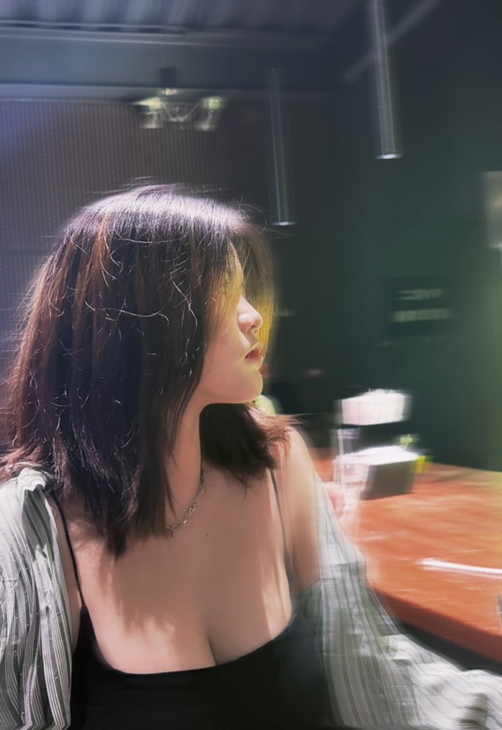 unwanted__2's tweet photo. 爱是海水和礁石在相互碰撞 https://t.co/Hh4wT62DG5