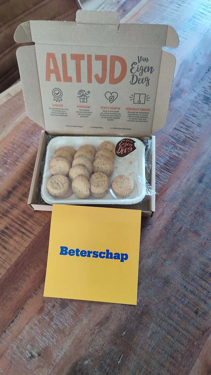 Na mijn val 2 weken geleden heeft mijn mobiel (naast mijzelf) schade opgelopen. Contact gehad met de klantenservice van <a href="/bol_com/">bol</a>. Vandaag kreeg ik een leuke attentie met beterschap. Leuk!  Bedankt Bol en bedankt Keran medewerker van Bol.com