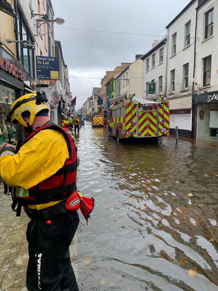 cc_civildefence's tweet photo. Today is #WorldGratitudeDay and we are very grateful to all of our #Volunteers for their dedication to #CorkCityCivilDefence. 
Whether it is in times of #EmergencyReponse or #CommunitySupport, they respond when they are needed.
 #ThankYou https://t.co/y3KGAFBtZT