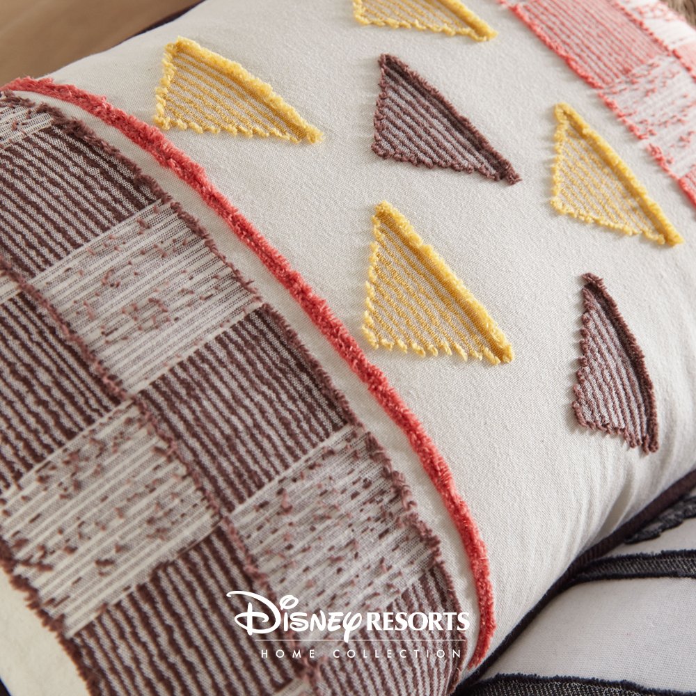 "ZULU" 🔥⁠ ARRIVING THIS MONTH!! ⁠
⁠
The Disney Resorts Home Collection bed set and throw ⁠"Zulu" Inspired by Disney's Animal Kingdom Lodge. 

Sobel Westex is proud to partner with Disney to create bedding and bath collections.
⁠
⁠#AnimalKingdomresort