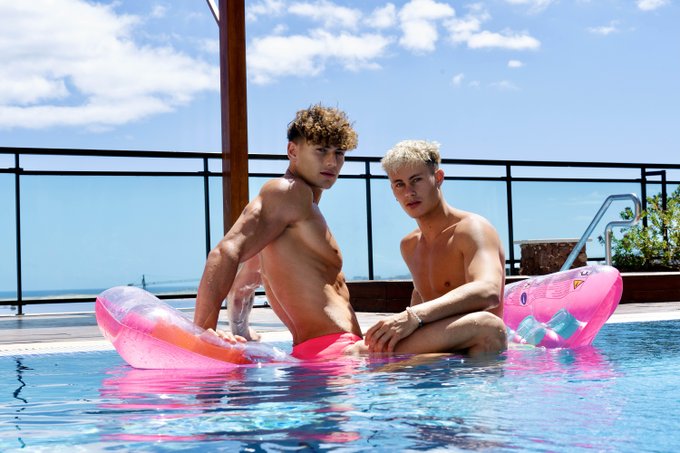 The game I played with this 🥵 guy was very intense 😈 https://t.co/oMBGlCUGQd<a href="/tag/monday"class="tags"><span>#monday</span></a>