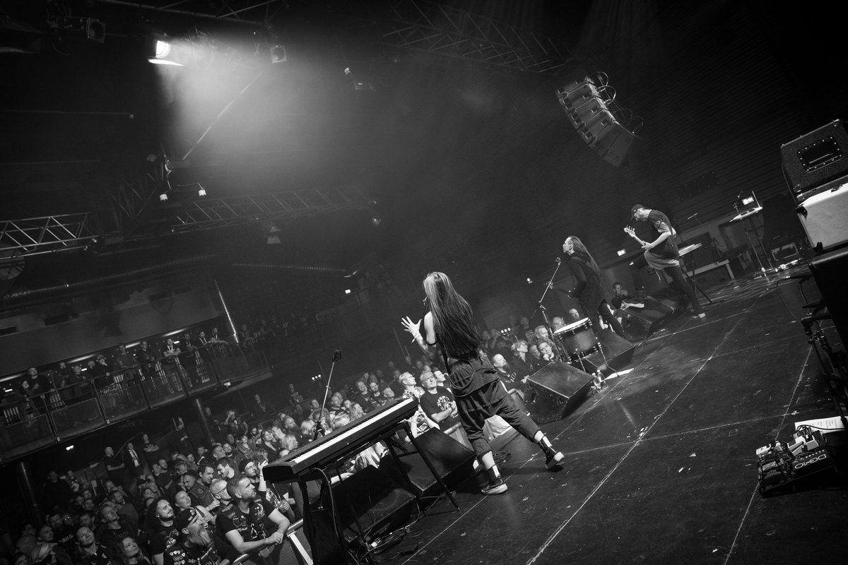 foreverstilldk's tweet photo. A HUUUUUUGE thank you to everyone who came out and sang along with us at Copenhagen Metal Fest this year!! We had an absolute blast and the best possible end to our 3-week tour 🎶✨
📷: JN Lightning Photography https://t.co/4mJoSgHulE