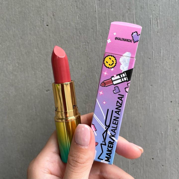MACcosmetics's tweet photo. Make lips dance with @Kalen_Anzai ๐ถ๐!ย The fan-favourite singer and newest #MACMaker has curated a limited-edition Cremesheen peachy pink Lipstick shade all on her own โ exclusively for you! https://t.co/54UHLONVbl