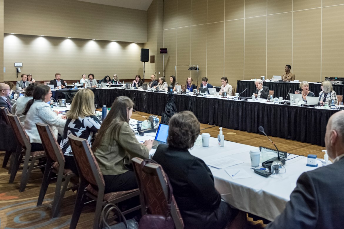 Me Poitras, présidente de la Commission, a signé une résolution avec ses homologues du Canada pour demander aux gouvernements de renforcer la #ProtectionRenseignementsPersonnels en #Santé. Pour plus d’information ➡️bit.ly/3Sput9w