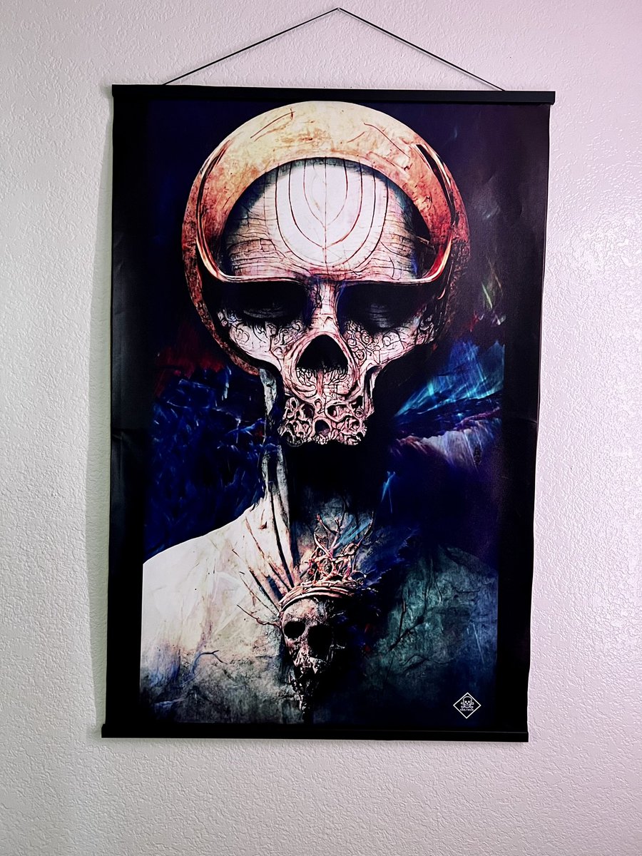 kristoxn's tweet photo. This piece was printed on stretched canvas, I cut it out and turned it into a tapestry.

“Deathguru”
48”x32” Canvas

 #digitalart #abstractart #psychedelicart #visionaryart #horrorart #scifiart #gothart #skullart #alienart #queerartist #lasvegasartist https://t.co/UnB5HO8aiO