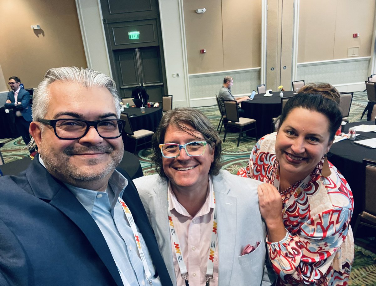 CrystalKWatts's tweet image. Just an #AVselfie with these two studs at #ModernWorkSummit2022. Of course they’re rocking better hair than I am (damn FL humidity). 💁🏼‍♂️💁🏼‍♂️🤷🏼‍♀️