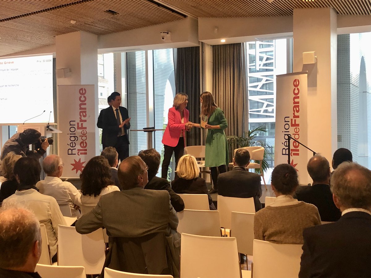 iledefrance's tweet photo. 🥇 1er Prix
👩🔬 Kate Grieve, directrice de recherche @Inserm à l’@InstVisionParis (Paris 12e), présidente de Sharpeye Vision
👁 Pour son outil d’imagerie de l’œil qui permet un diagnostic ➕précoce et précis des pathologies oculaires et un suivi personnalisé des patients. https://t.co/AnDVrqpSRH