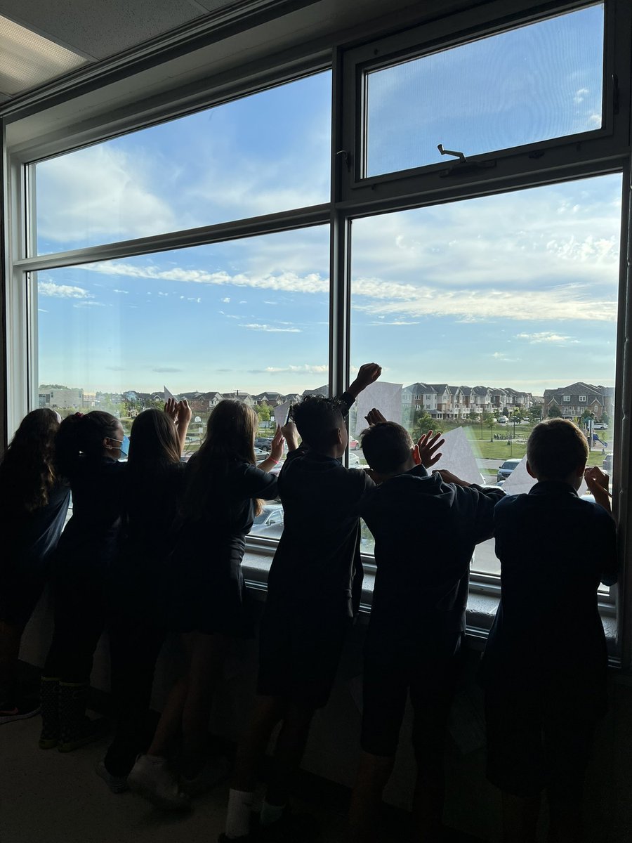 mrsknunes's tweet photo. After learning more about our name stories, students used the sunshine to create name mandalas 🎨 can you spot our names in these beautiful pieces of artwork? @lclightmilton https://t.co/R96miVTUls