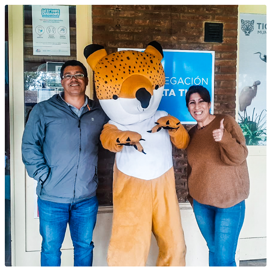 DeltadeTigre's tweet photo. Recibimos la visita de #Tigrix de la mano de @juventudtigre durante los festejos del #DíaDeLaPrimavera en la Estación Fluvial de Tigre
#DisfrutemosTigre 🐯 #TigreEsMiVida https://t.co/85SioOYVVy