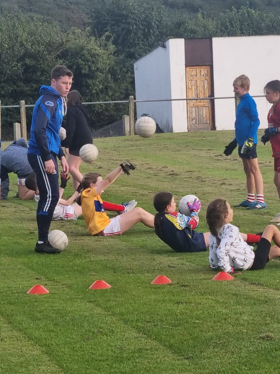 John Quinn Urban GDA (@johnquinn59) on Twitter photo Big thanks to <a href="/Aaron1Beresford/">Aaron Beresford</a> for delivering a football goalkeeping coaching session <a href="/BduffLwr/">Ballyduff Lower Gaa</a> Big thanks to <a href="/Aaron1Beresford/">Aaron Beresford</a> for delivering a football goalkeeping coaching session <a href="/BduffLwr/">Ballyduff Lower Gaa</a>