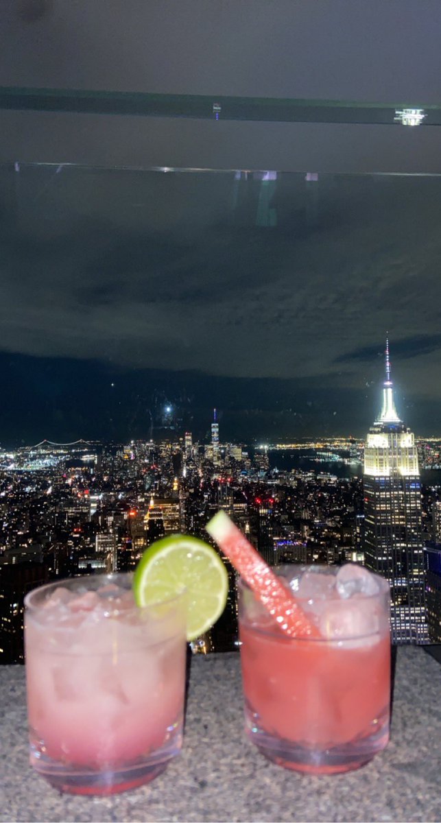 Stop staring 🤦🏽🥺