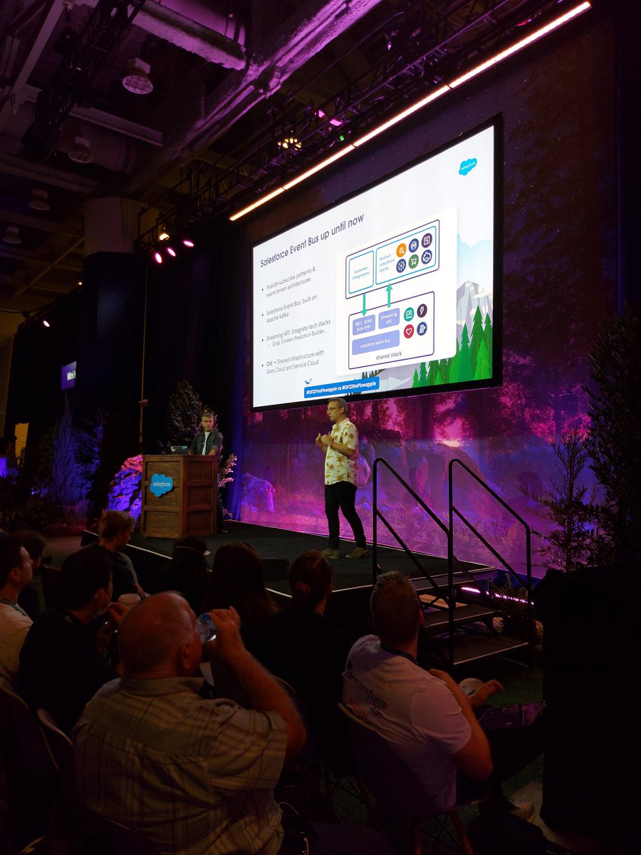 medaud1's tweet photo. 📢To all @SalesforceDevs At #DF22 #developertheater another great session for event driven apps implementation on #Salesforce by @julipool & @Pmolina81 from @desynit in progress... https://t.co/yip6s5ZJIw