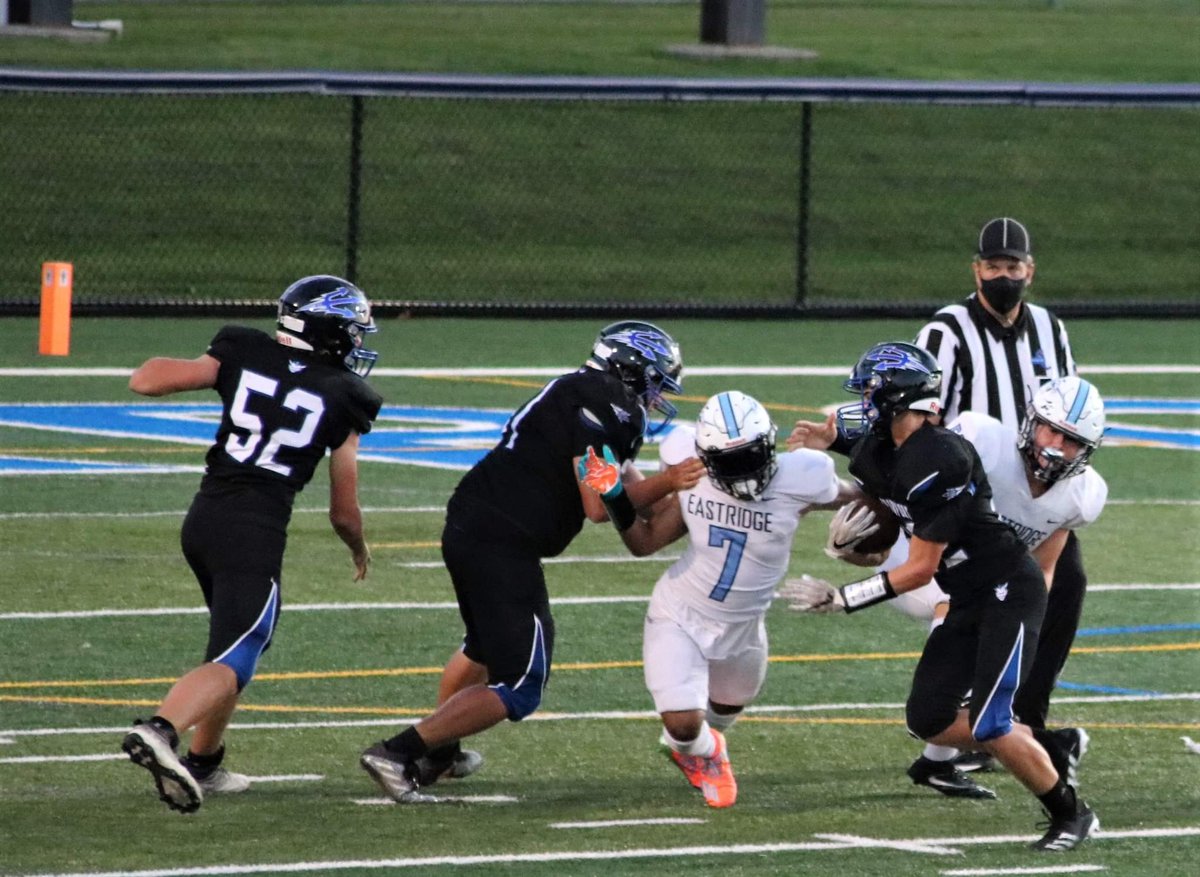 AustinP7761406's tweet photo. @WardlawCoach winning awards at offensive guard! #71 https://t.co/lKBL7ptSpn