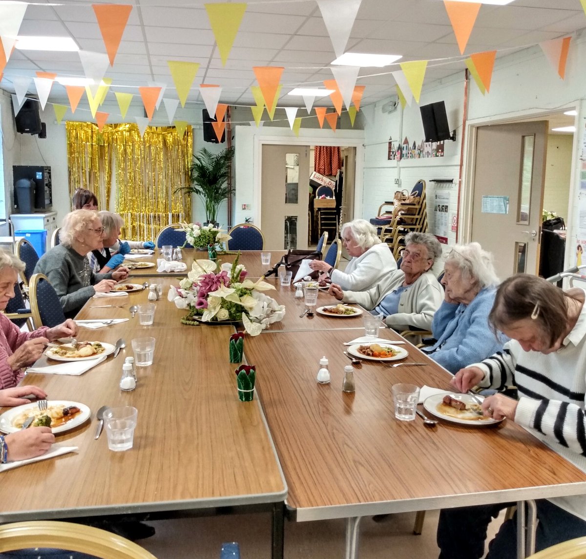 Of my gosh the flowers from <a href="/LavenderGreen0/">Lavender Green Flowers</a> look amazing in our centre. Thanks so much for the #Donation the clients love them&amp; so do we. #happiness