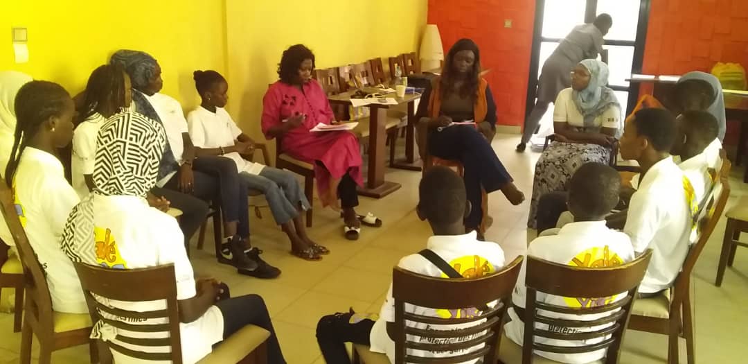 2apvsaintlouis's tweet photo. #Atelie de # Consultation des Enfants du Comité #XALE SAMA YITE#
1_ Identification et analyse des compétences des enfants
2_ Analyse de la vision des enfants
3_ perspectives et Recommandations
#Projet #Xale #Sama #Yite
#2apv
#IBCR https://t.co/DHAcEBCSSG