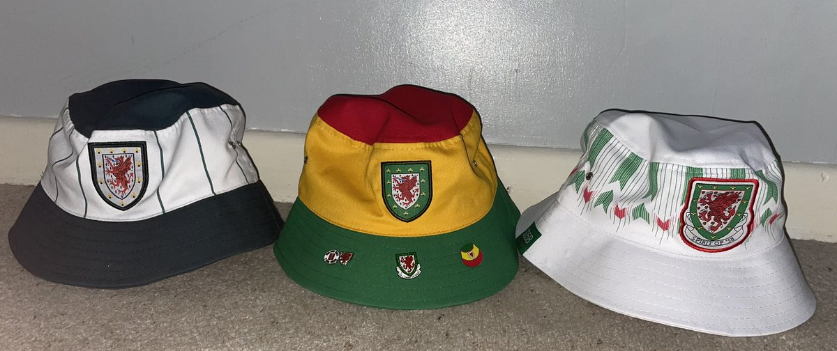 lewysjames7_'s tweet photo. Come on the boys @WalesAwayDuty @TheWelshDragon9 #Spiritof58 https://t.co/VtCNLPat77