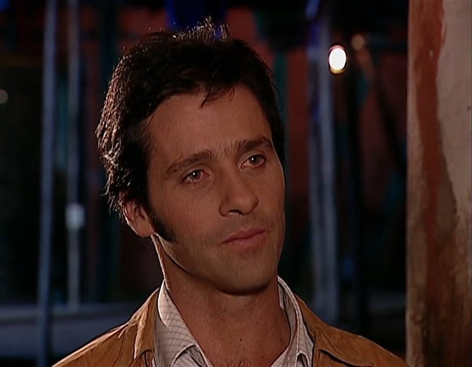 PasdeGavilanes's tweet photo. #PasiónDeGavilanes #GavilanesNova #PDG83 Malcolm evita que Jimena descubra a Fernando y Dínora. https://t.co/eJ9XvlJ0SQ