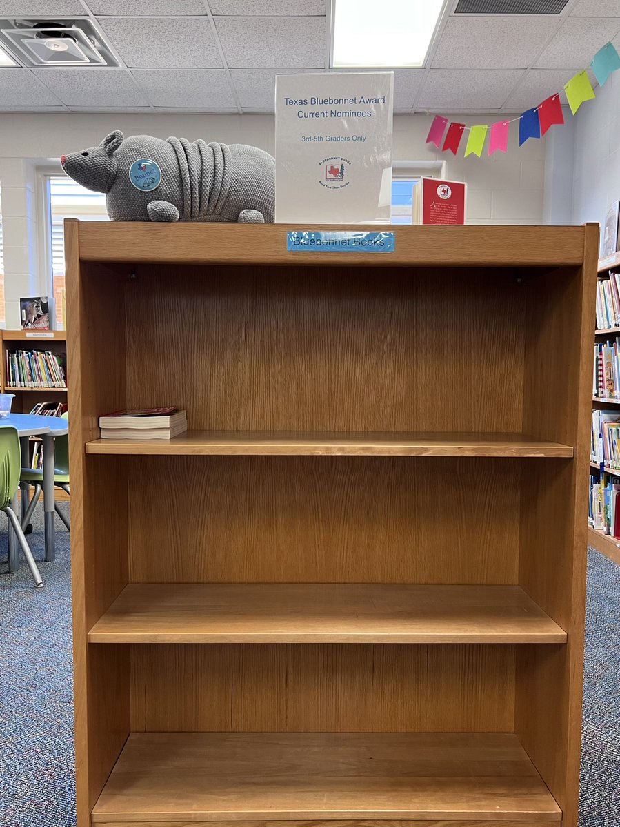 serna_library's tweet image. First week of #txbluebonnetbook check out success! My students cannot wait to read these amazing books! @TXLA @SernaSammySeal #NEISDlibs @NEISDLibrary #StudentChoice