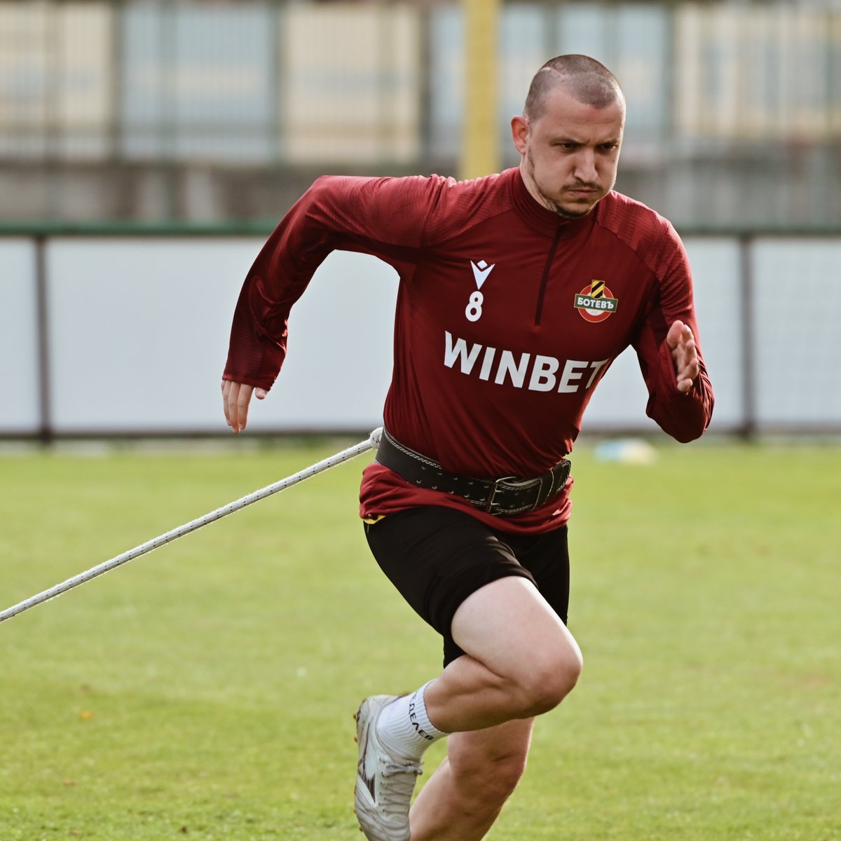 Botev_EN's tweet photo. Look who's back on the pitch... 🥹

Todor Nedelev begins his recovery on the pitch with the main group 🙌🏼

#BotevPlovdiv #Nedelev #SamoBotev https://t.co/wVcE1Pi5b9