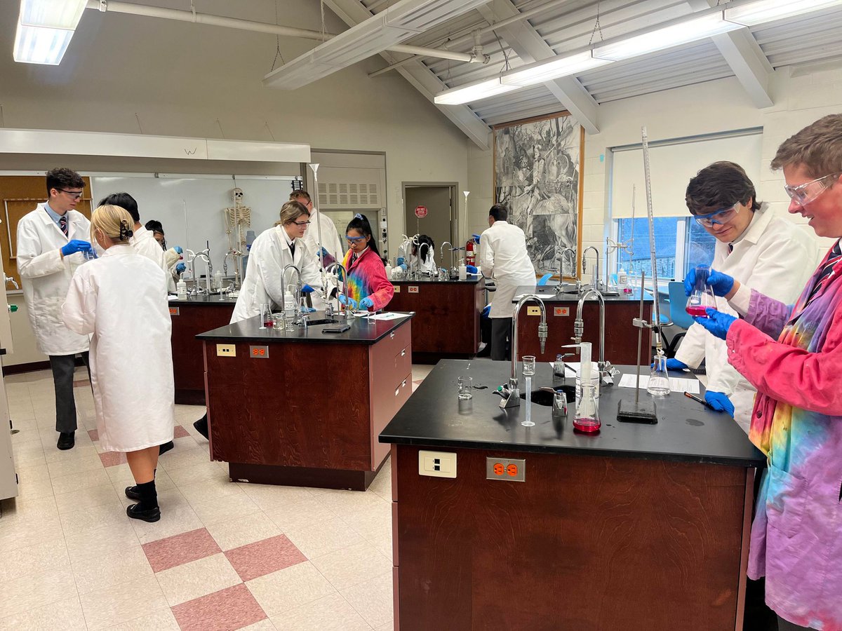 kingsedgehill's tweet photo. Having fun in Mrs. Maguire's IB Chemistry HL 12 class investigating the percentage of ethanoic acid present in store-bought vinegar!
#titration #academics #science #funintheclassroom #highlanders #welcometothefold #bemore https://t.co/ZK95Ysd2qt
