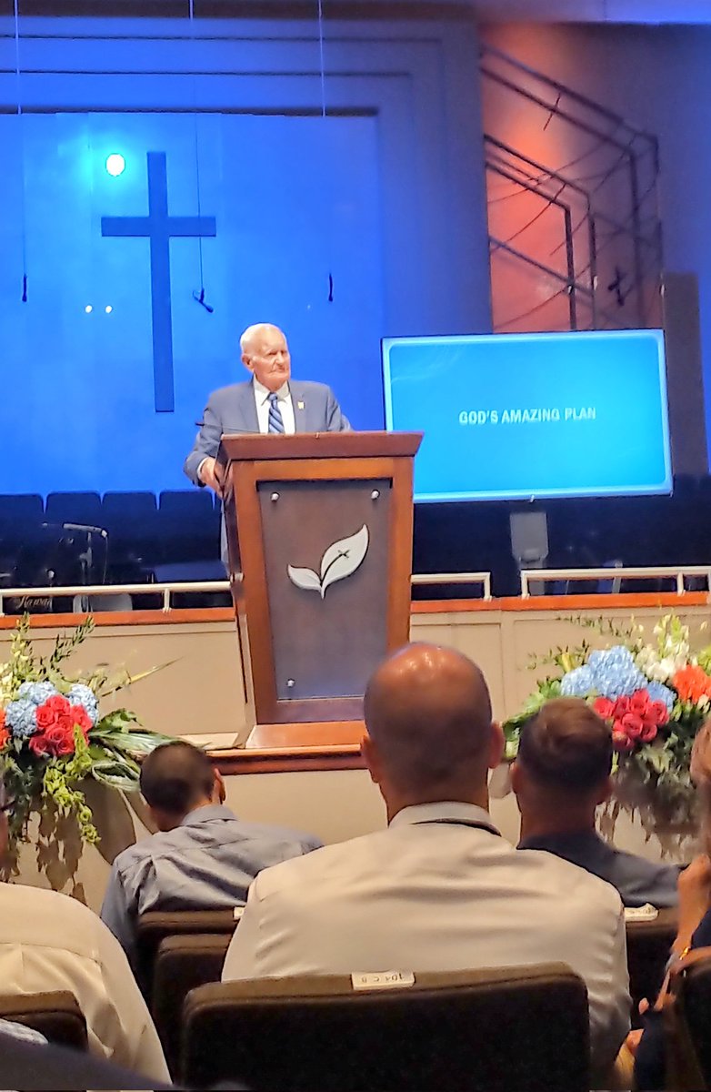 BenTurner32's tweet photo. I was greatly challenged and encouraged by @sisk_drsbimi preaching this morning at @lbc_today. He's a hero! To God be all the glory! #slc22 #notashamed https://t.co/ZLMne3QFZK