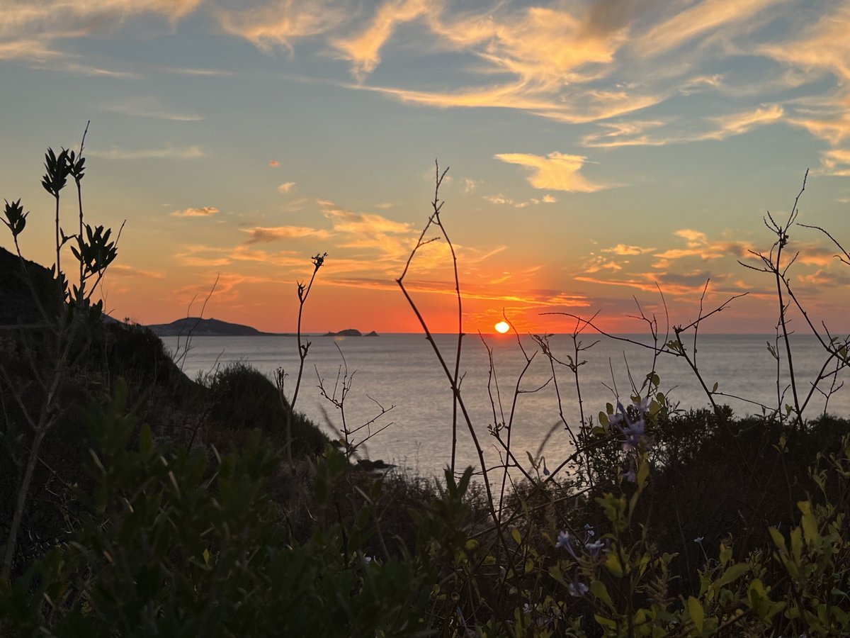 jfpoli_'s tweet photo. Ciuttà di sole in #lisularossa https://t.co/4oRUxCgmpe