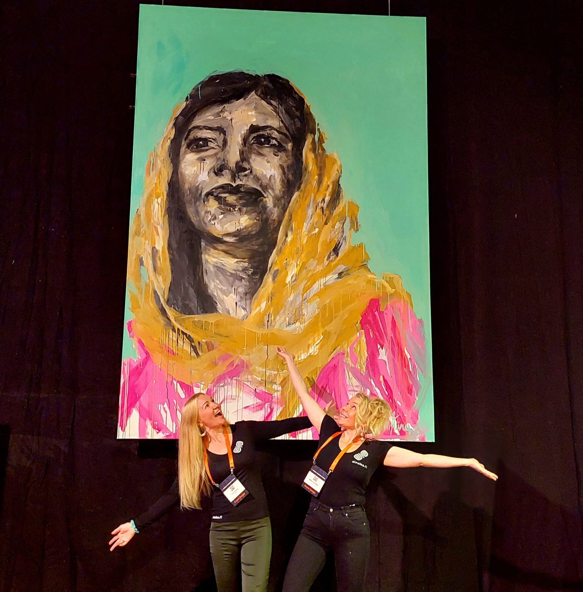 peppistunkel's tweet photo. Thank you @NBForumHQ for 2 days full of wonderful encounters, art and laughter.
We were honoured to participate and delighted to celebrate next years speaker @Malala by bringing her portrait painted by @MinnaPietarinen
@SinakoCoaching continues to Spain!
#sinako #nbforum2022 https://t.co/rsMsTx7apQ
