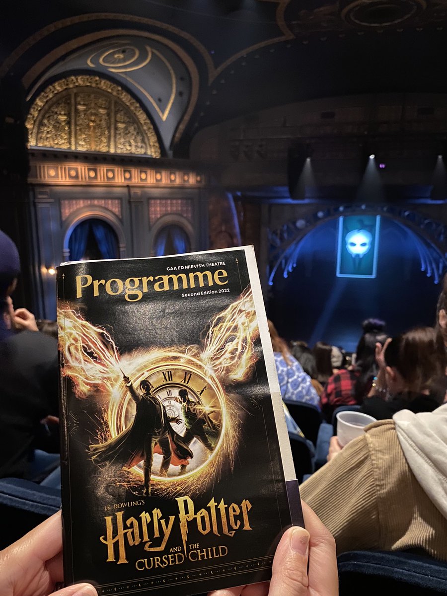 skybody_03's tweet photo. What a cool show at #edmirvish #HarryPotter #cursedchildcan even for me who I never considered myself a Harry Potter fan! https://t.co/XrfvLj32dA