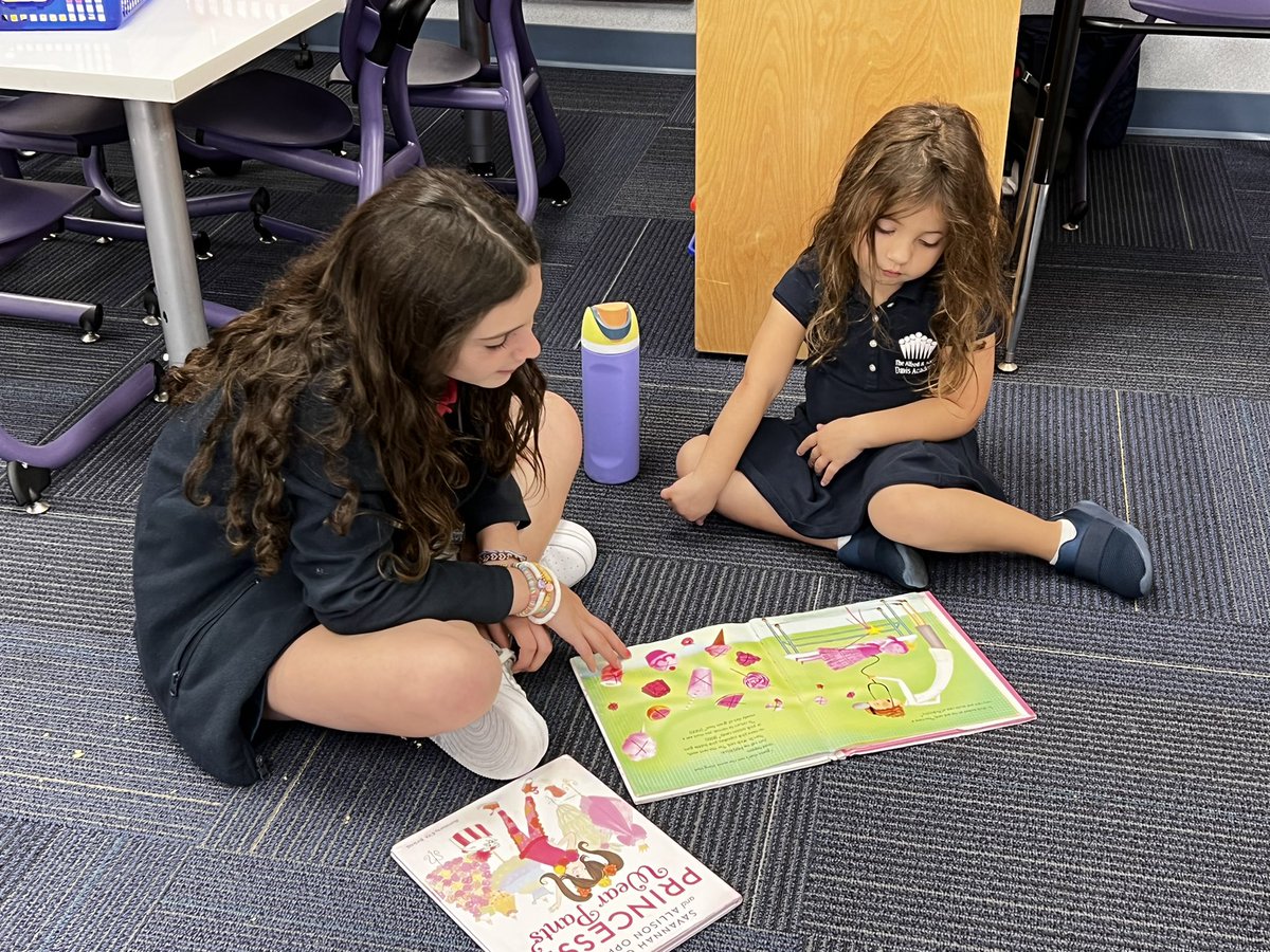 KimGoldstein634's tweet photo. 5th Graders and Mechina students are paired up as book buddies. They love reading books together! #DavisME #Davis30 #DavisLOVE https://t.co/EEDcsScgEh