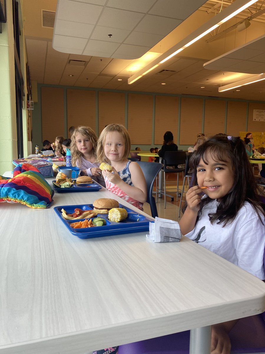 BVSDcolorado's tweet photo. Happy #ColoradoProudDay! Thank you to all of our local farmers that allow us to serve local and delicious foods every day!🍴#BVSD #BVSDproud https://t.co/yqx5UrVJJI