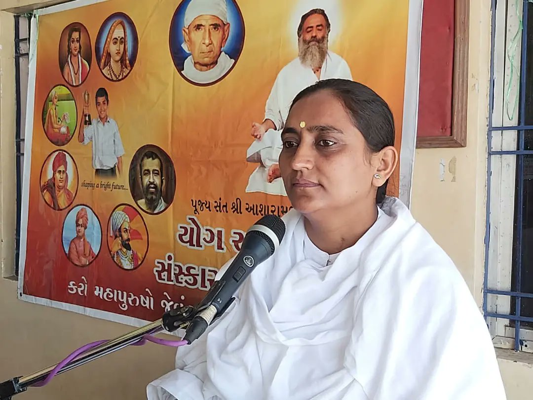 AshramRajkot's tweet photo. 🔷राजकोट (#सौराष्ट्र) -
➡️  पूज्य Sant Shri Asharamji Bapu की #शिष्या #साध्वी #ज्योत्सना_बहन द्वारा "#श्री_सहजानंद_शैक्षणिक_संकुल" #राजकोट में #योग_व_उच्च_संस्कार  कार्यक्रम...।
#SantShriAsharamjiBapu #SantShriAsharamjiAshram #gurukul #बाल_संस्कार_केन्द्र #school #Bapuji https://t.co/IaFKagnQ2X