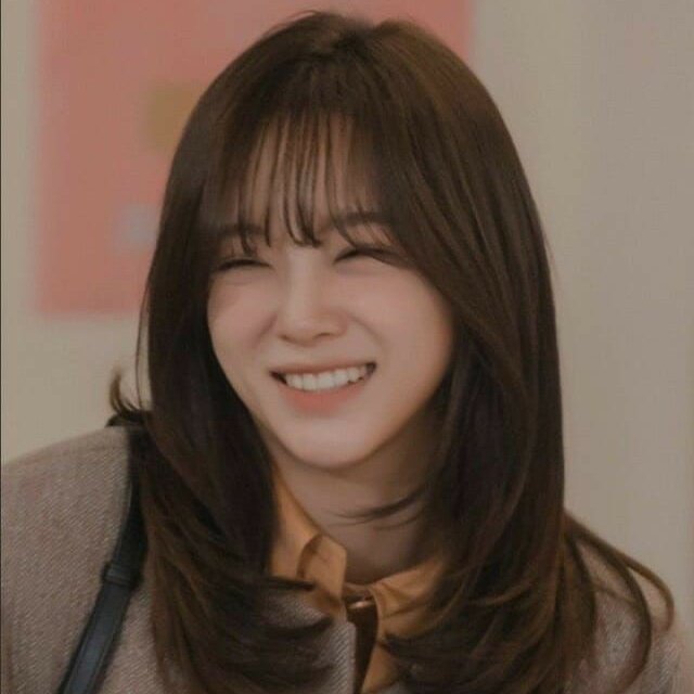 dramacupid's tweet photo. Where you fell    Where when I fell
for her:                 for her: https://t.co/GPuelzcKR9