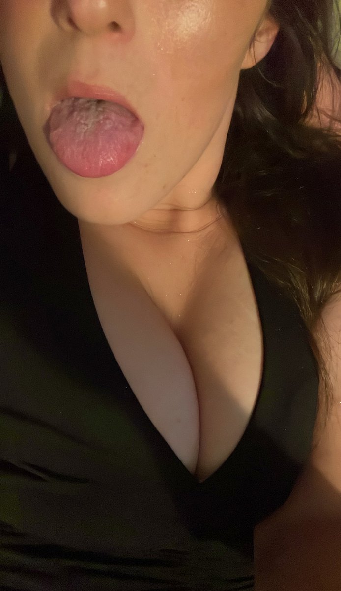kelsie_coxxx's tweet photo. I need someone to play with π©ππ₯΅ #allalone #hornyaudio #screamer #chokeme #pleaseme #CumBetweenAssCheeks https://t.co/VbGOZiHAkJ