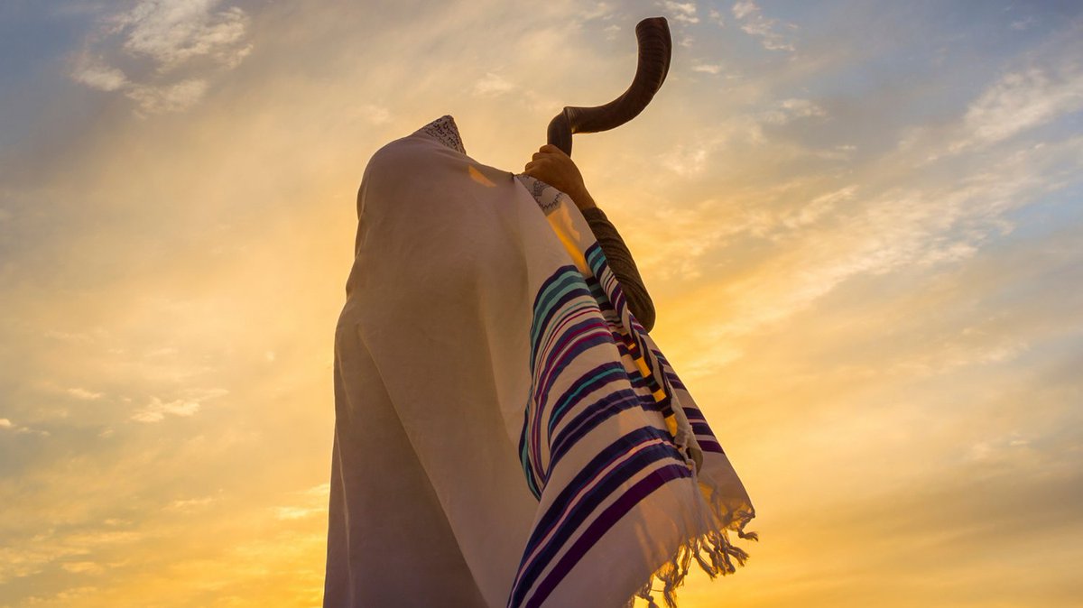 UUSantaMonica's tweet photo. Coming on Sunday: “Sounding the Shofar” streaming on Facebook @UUSantaMonica. Worship at 10:30 am. Join us to learn more about the Yamim Noraʾim—the Days of Awe—proclaiming the Jewish New Year and inviting us to take inventory of our lives. #UUservice #belonging #reflection https://t.co/YTaCJ07XqC