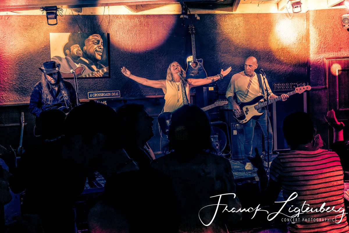 FranckLigtPics's tweet photo. Little Impression of ......Sarah Smith ... Live at Bluescafè  Apeldoorn......a Heart Warming Performance It Was......
#tour #musicians #musiclife #stage
#festival #concertphotography #popmusic #vocals  #gig    #liveband #liveperformance #sarahsmith #bluescafeapeldoorn https://t.co/MU6eusEugJ