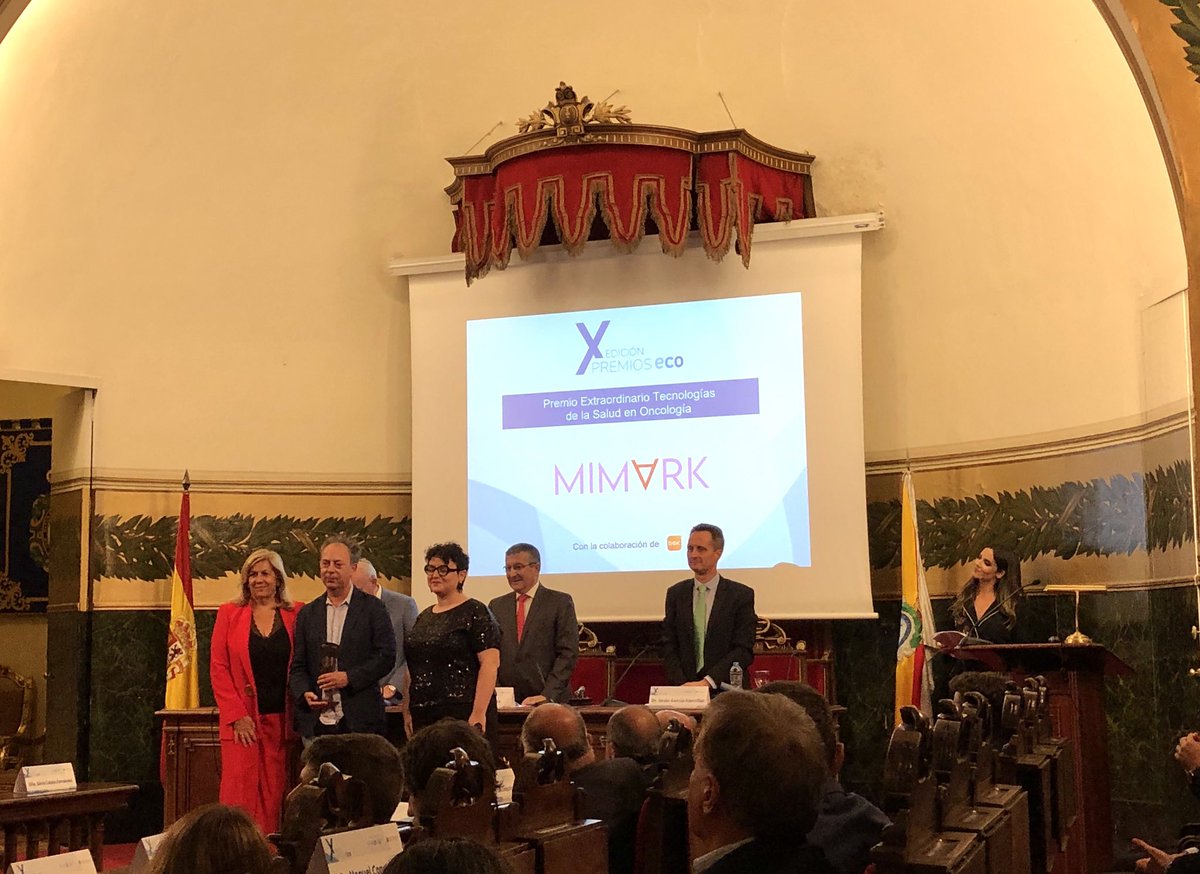 FundacionECO's tweet photo. #PremiosECO | 🏅 Premio Extraordinario Tecnologías de la Salud en Oncología para la spin-off del @VHIO 👉 #MiMARK (@mimarkdx)
Recoge el premio el Dr. Antonio Gil, co-fundador de MiMARK y jefe del Servicio de Ginecología del @VHIO https://t.co/rtY7lLLaGk