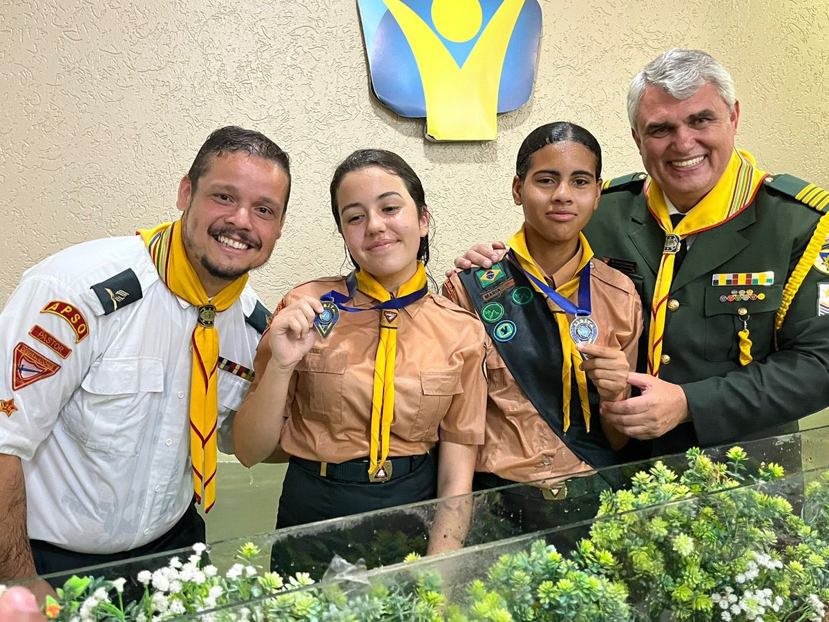 adventistasapso's tweet photo. Ontem, na IASD central de Ourinhos, 28 pessoas foram batizadas no Batismo da Primaveira. A cerimônia contou com a presença dos líderes de Desbravadores Uldolcy Zukowski, Jeferson Silva e Kevin Choque. https://t.co/qT0biUdIr4